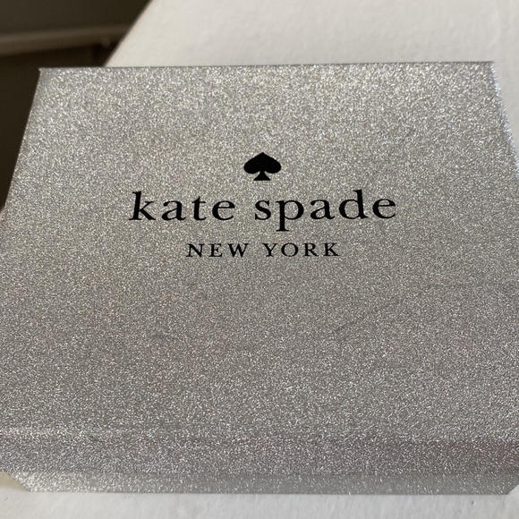 Kate Spade ♠️ Tinsel Gift Boxed Card Case in Black Glitter Fabric. - Picture 4 of 4